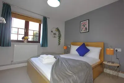 Image de RiverView 1 Bed Apartment with Parking by CozyNest