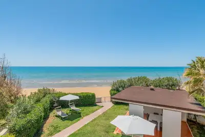 Image de Blue Ocean - Villa on the beach