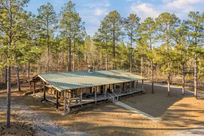Image de A True Logger's Cabin in Prattville