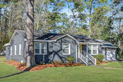 Image de King Beds; Sleeps 8; Game Room; Grill & Patio