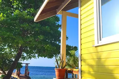 Image de Reefside Retreat Yellow Casita
