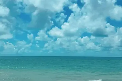 Image de Beautiful Ocean Views Outside Your Window