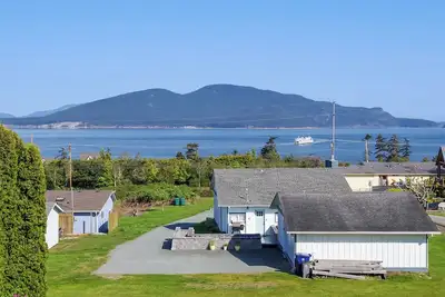 Image de Anacortes Home w/ Views of Puget Sound