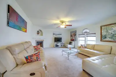 Image de Pet-Friendly Apollo Home w/ Furnished Deck!