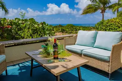 Image de Mountain and sea views! Pool and golf course located on site.