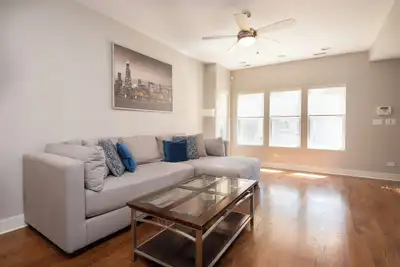 Image de Luxury duplex home in Roscoe Village/Wrigley Field with Free Steet Parking