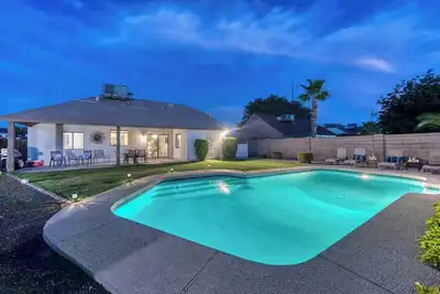 Image de So Private! Home with Free heated pool! by Spj Hosting
