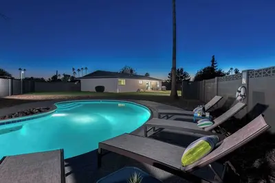 Image de Private and Fabulous! With heated pool in a Great location!