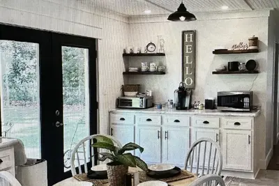 Image de Charming Cottage-Sleeps 6 by Flint Creek(Pat Harrison) Fishing, Swimming, Biking