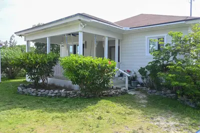 Image de Seabreeze Cottage - Steps to own private beach.