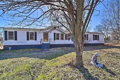 Image de Family-Friendly Bernice Home: 2 Mi to Lake & Park!