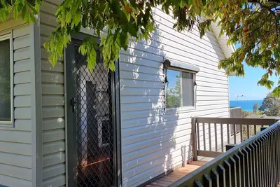 Image de Dromana getaway with a view, air con and wi-fi.