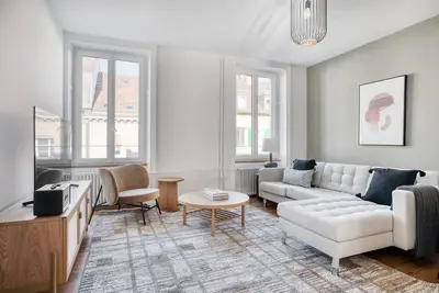 Image de Modern Matthäus 3 Room w/ Storage, nr Market, by Blueground