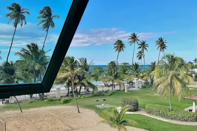 Image de Stay in our Stunning Beachfront Penthouse!