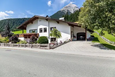 Image de Appartement \"Anni\" avec vue sur les montagnes, terrasse partagée & Wi-Fi