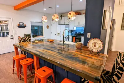 Image de New! Auburn Tiger Alumni Retreat on 20 private acres