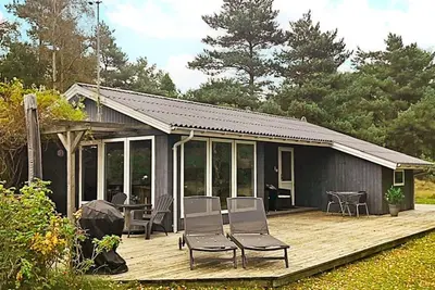 Image de Maison de vacances pour 4 a Aakirkeby-By Traum