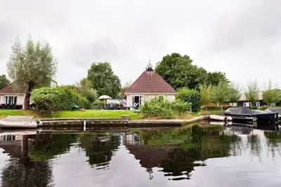 Image de Bungalow de luxe avec sauna et spa extérieur
