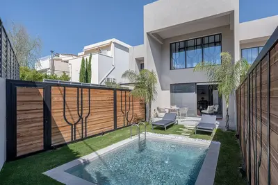 Image de Urban Oasis - Walking distance to the Old Town, the beach and all kind of shops!