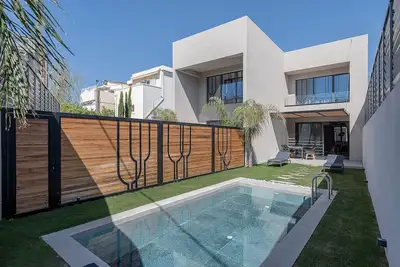 Urban Oasis - Walking distance to the Old Town, the beach and all kind of shops!