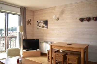 Image de T2 Cabine rénové près des pistes, capacité 4 personnes