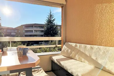 Image de Studio cabine 4 pers avec terrasse, clim et parking au Lavandou