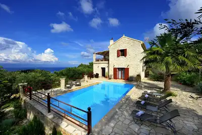 Image de Appartement \"Villa Casa Bianca Orange\" avec vue sur la mer, piscine partagée et Wi-Fi.