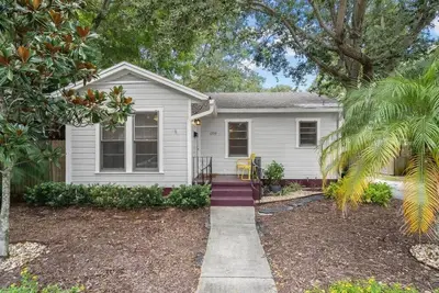 Image de The Grande Hyde Out | Hyde Park Home + InLaw Suite