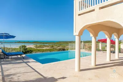 Image de Sunset Soaked Retreat Where Two Waters Meet