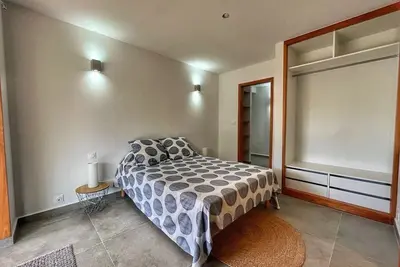 Image de Appartement de standing neuf à Gosier, à 5 minutes de la plage!