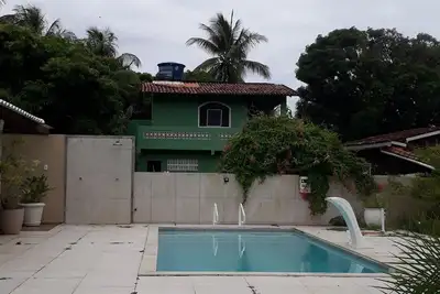 Image de Alugo Casa Temporada com 3 Suítes e 2 Quartos Solteiro