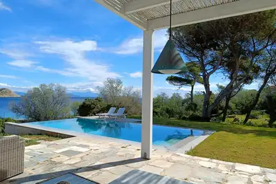 Summervilla with private infinity pool