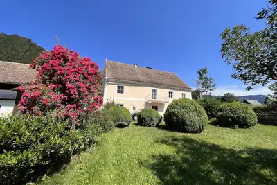 Image de Hubenbauer - old farmhouse with a large garden