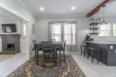 Image de Fully renovated home 5 mins to downtown Durham