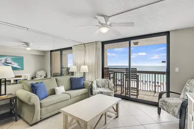 Image de SunDestin Unit #509, Gulf-front condo, 5th floor, hot-tub and heated pool