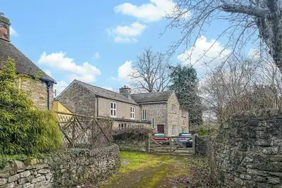 Image de 4 chambres à coucher à Ashford-in-the-Water, near Bakewell