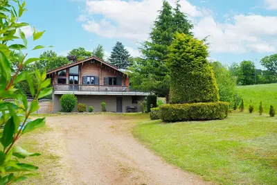 Image de Pétillant Chalet aux 3 étangs avec Spa, Sauna et Véranda