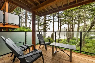 Image de Ocean Views from 2 Decks! Beachfront ⎮ Amphitrite