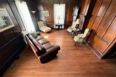 Image de Entire Historic Inn 7 bedroom / 6 bath Eco-friendly