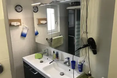 Image de Maison en pierre avec piscine