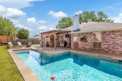 Image de Cozy 4 bd home W/Pool and Garage In Burleson
