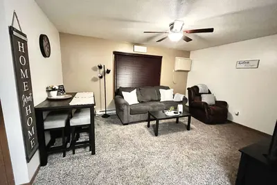 Image de Luxury 2 Br Apt w/ King Bed