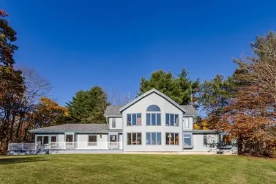 Image de Expansive Midcentury Damariscotta River home