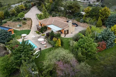 Image de Mediterranean villa with private pool, just 40klm from Athens