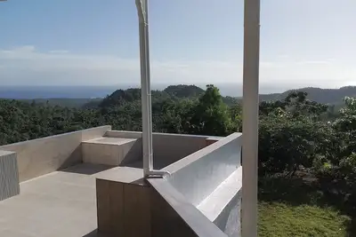 Image de Mountainside Sunrise 1-2 Bedroom Furnished Tropical Escape