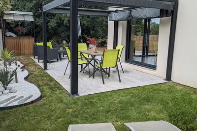 Image de maison neuve, au calme, vue campagne