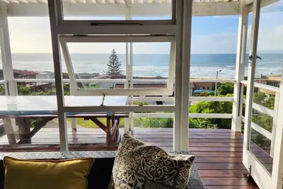 Image de Sea Side Holiday 50 Meters From The Beach In Garden Route Of S A