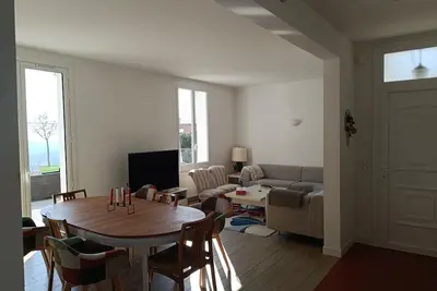 Image de Maison bourgeoise plein sud avec magnifique vue sur la mer