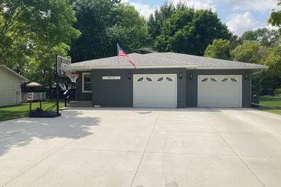 Image de Hawley Home Close to Detroit Lakes and Lakes Country!