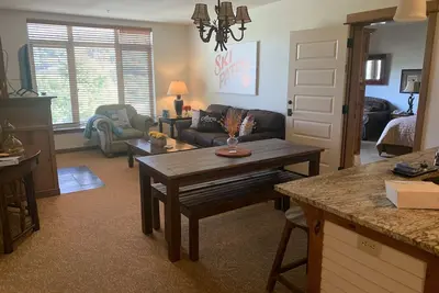 Image de Double Suite, Hillside View